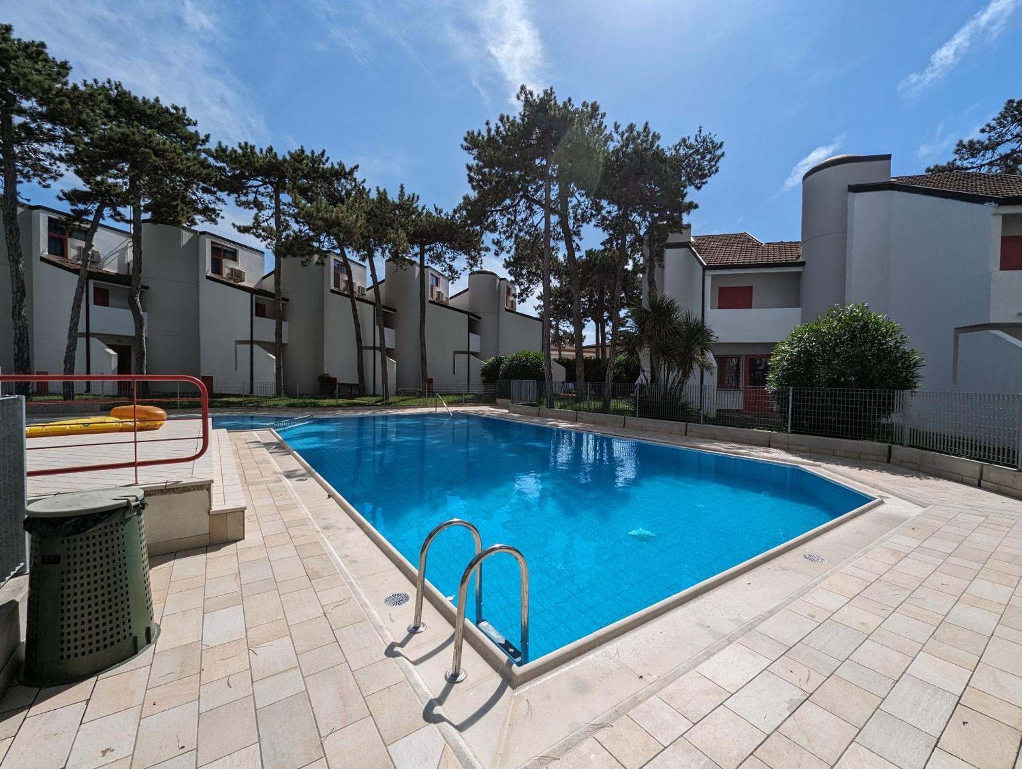 Holiday Village リニャーノ・サッビアドーロ エクステリア 写真
